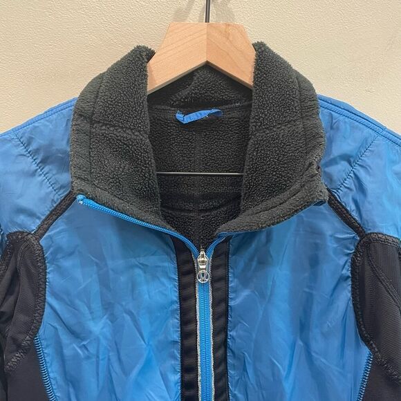 Lululemon Run Bundle Up Jacket Beaming Blue/Black - Size: 4 - Picture 7 of 12
